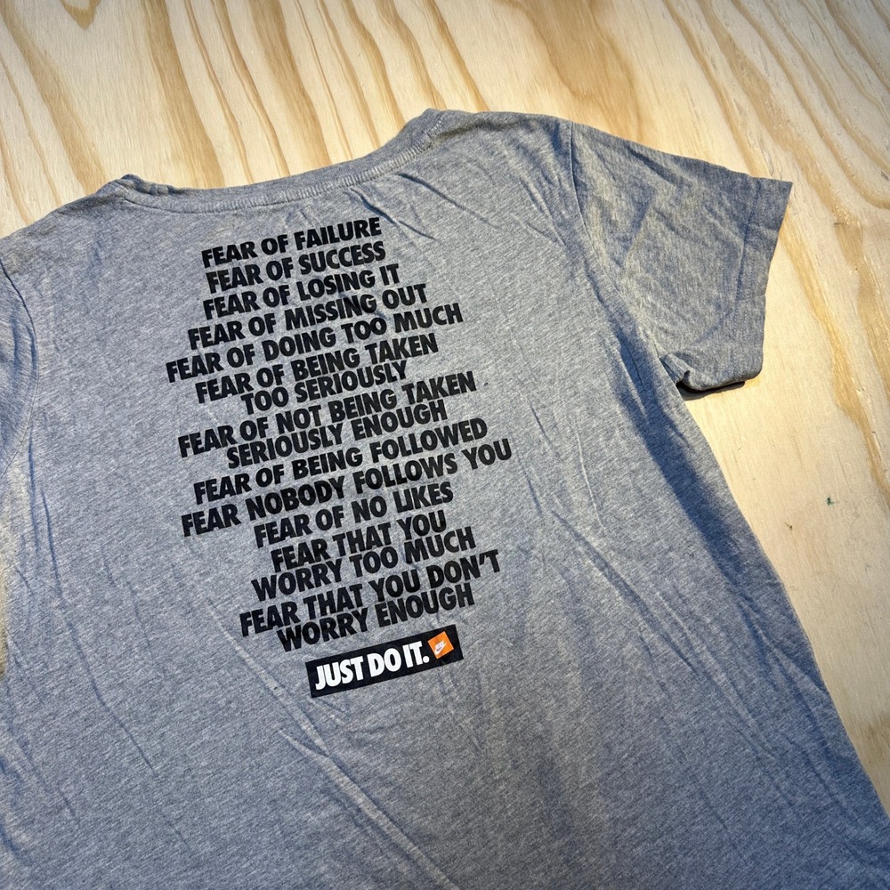 Nike Womens Large Gray Just Do It Fear Motivational Graphic Tee Activewear